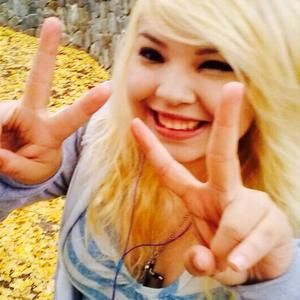 Meet your Posher, Alexandra